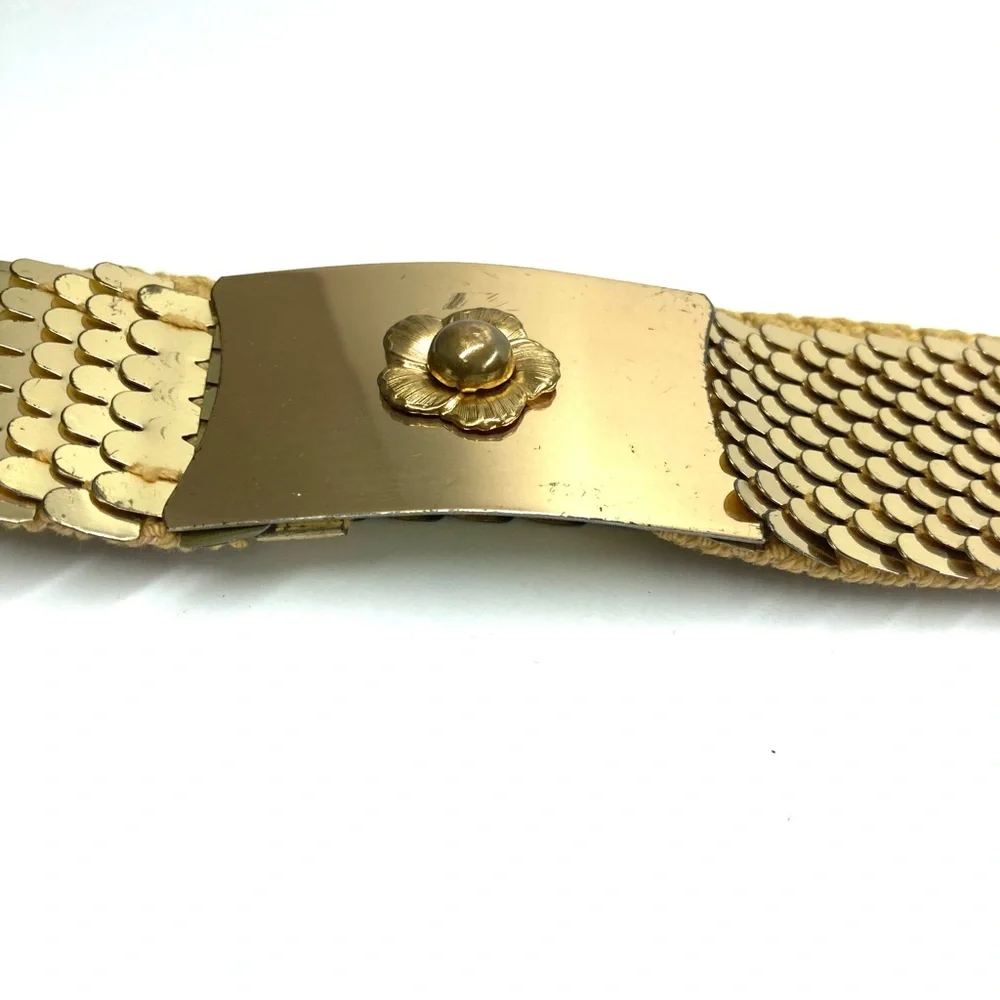 Vintage 80s Gold Metallic Fish Scale Belt Stretch Disco Glam Flower Buckle Large